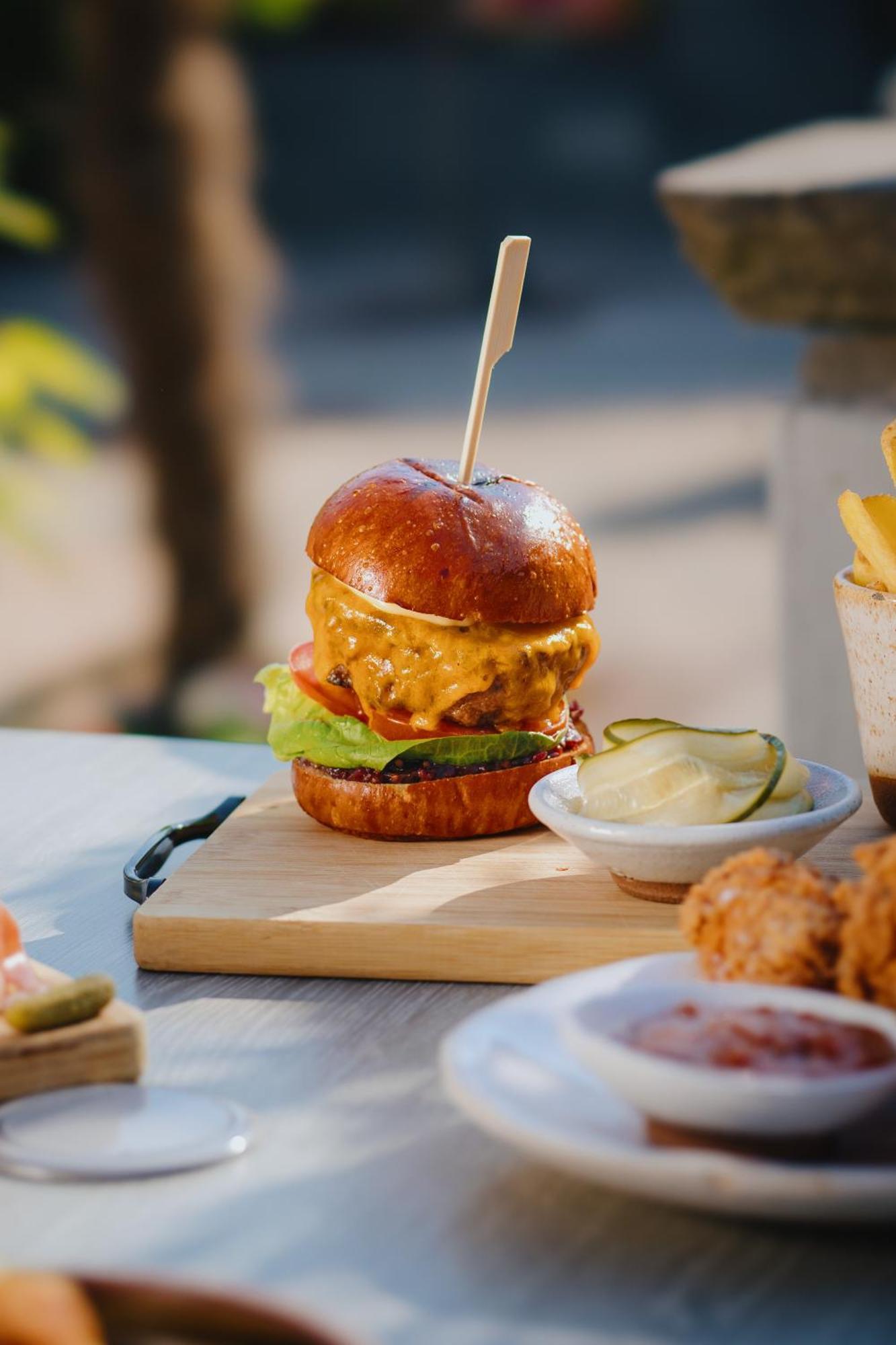 Lanelay Hall Hotel & Spa Hensol Eksteriør billede A cheeseburger